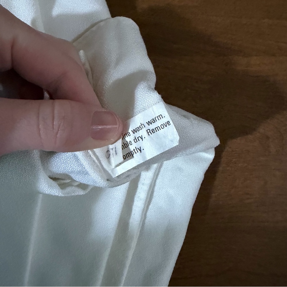 Nice white oblong tablecloth - Picture 3 of 3